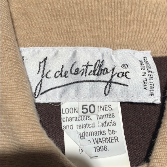 Looney Tunes edition brown & cream; 2 button clean - Picture 2 of 14